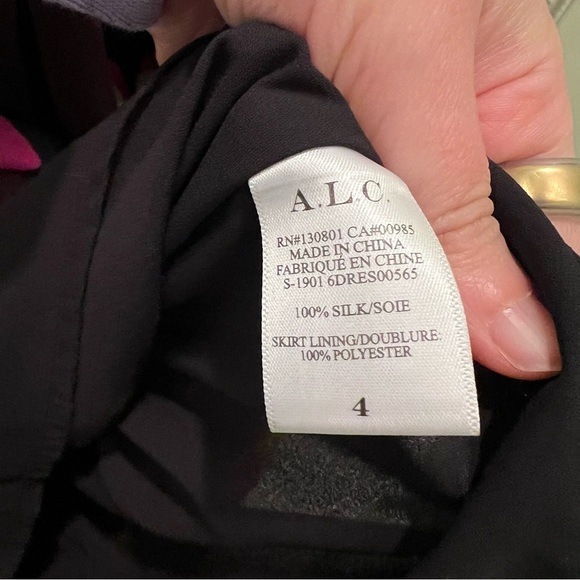 A.L.C. Claire Floral Print Midi Wrap 100% Silk Dress Size 4 - Picture 11 of 11